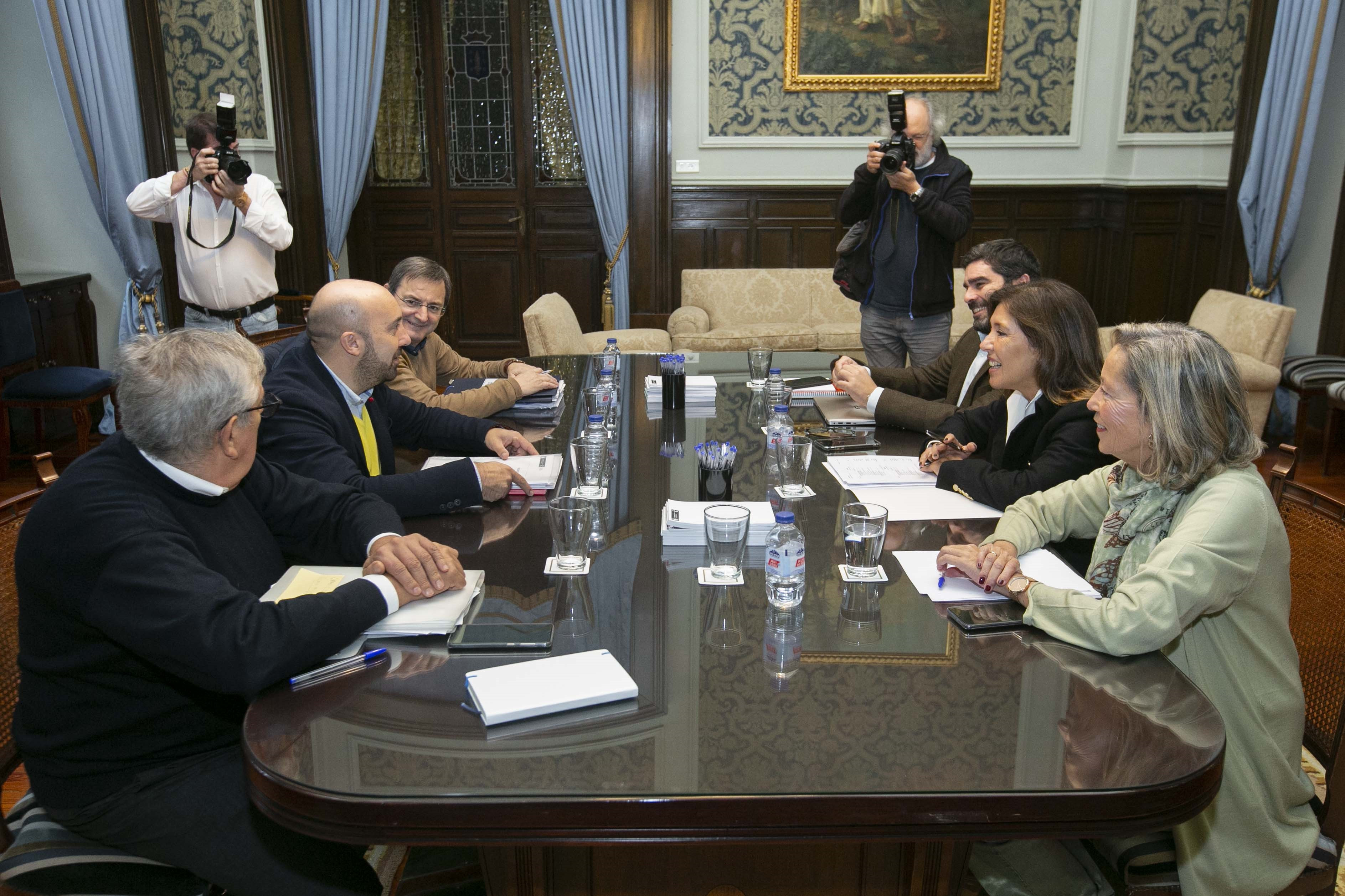 PSOE y PP coruñés celebran su primera reunión sobre el presupuesto un