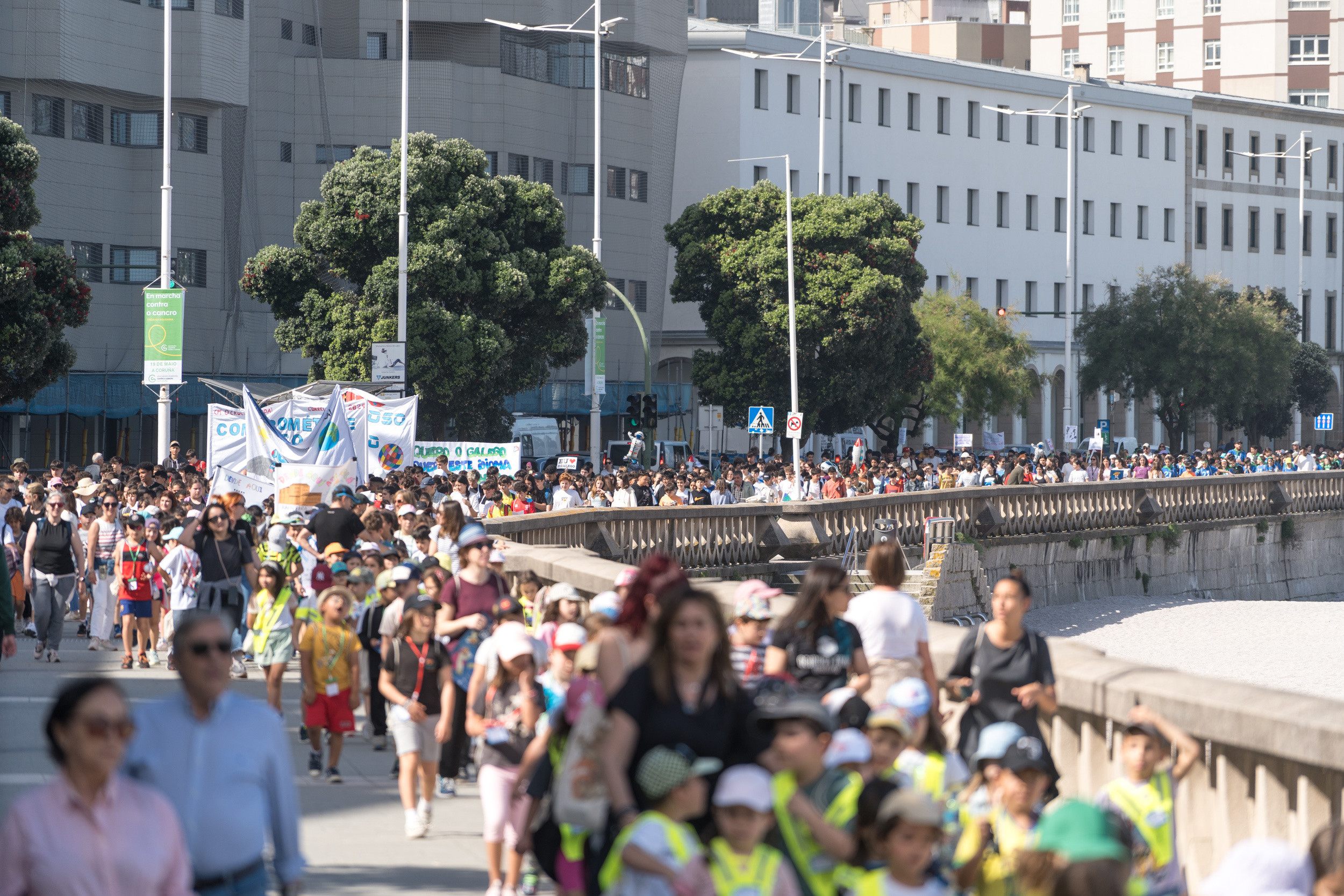 Un millar de niños y niñas reivindican el uso del gallego en una nueva