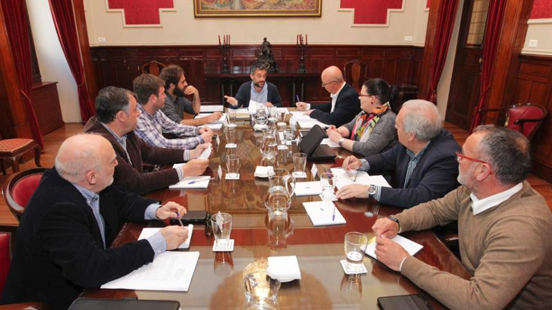 Alcades del área de A Coruña reclaman una reunión conjunta con Feijóo