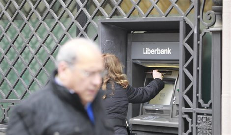 ​La CNMV prohíbe con efectos inmediatos y por un mes las ventas en corto de Liberbank