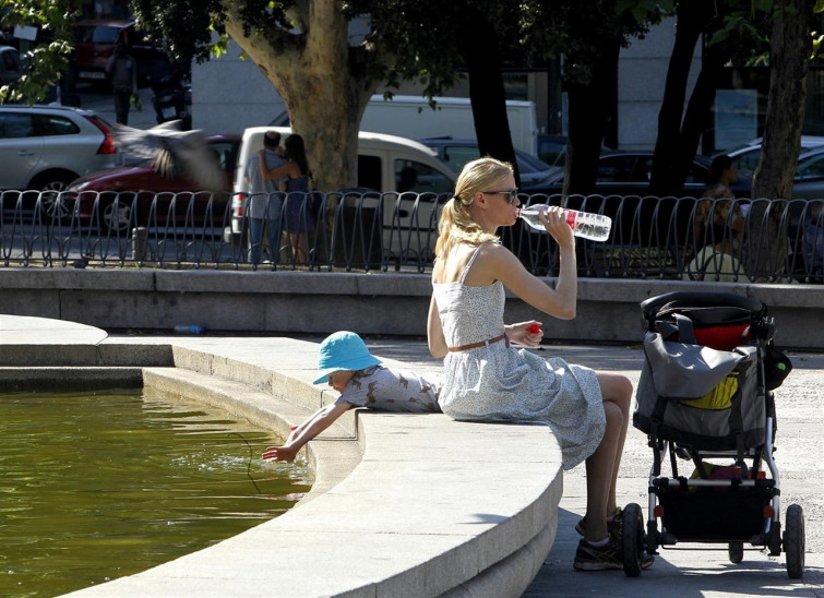 Consejos para combatir la ola de calor, que afectará algo a Galicia este fin de semana