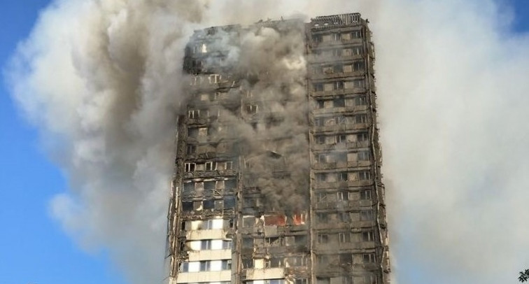 La Policía cifra en 58 los desaparecidos por el incendio de Grenfell en Londres