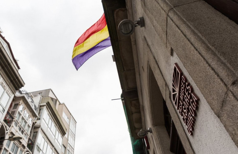 Ferreiro defiende la legalidad de la bandera republicana en el Museo Casares Quiroga