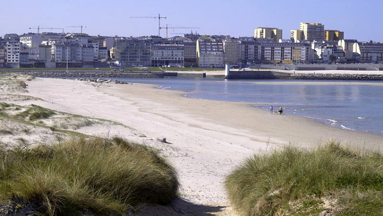 El urbanismo salvaje se aprovecha de la costa gallega desprotegida