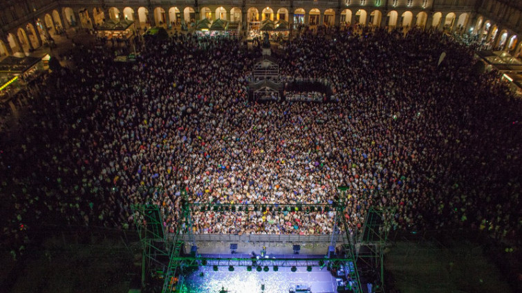 Arrancan las fiestas de María Pita con el pregón de Fernando Romay y el concierto de Xoel López