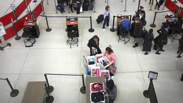 Los servicios mínimos propuestos impiden la huelga en los aeropuertos gallegos