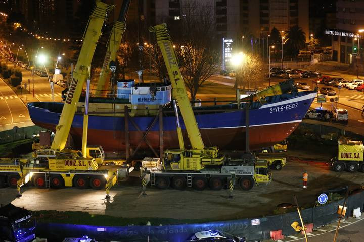 El ´Barco Alfageme´ pone la proa rumbo a Coia, el combativo barrio de Vigo