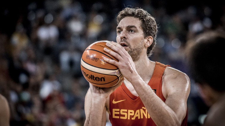 España gana el quinto partido del Eurobasket y Pau Gasol hace historia