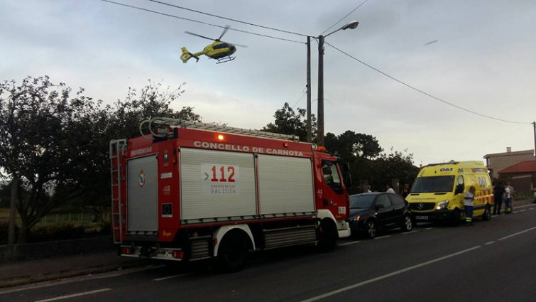 Un coche atropella en Muros a un guardia civil que circulaba en bicicleta