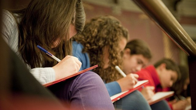 Los institutos gallegos reciben este viernes sus casi 150.000 alumnos