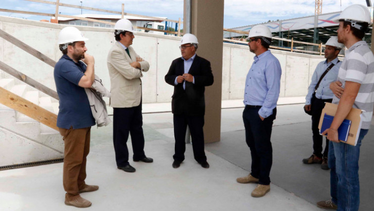 El Concello de Vigo envía a técnicos a un colegio en obras a analizar 