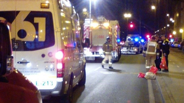 Herido grave un motorista que chocó contra un coche en la Gran Vía de Vigo