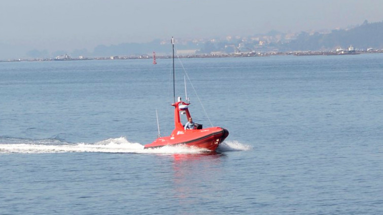 La ría de Vigo recibe en pruebas un dron marino que puede llevar un submarino