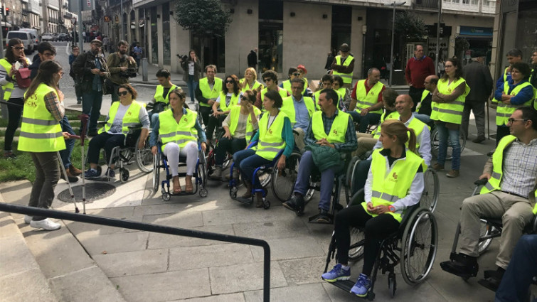 Una hora en silla de ruedas basta para poner en evidencia las barreras de las ciudades