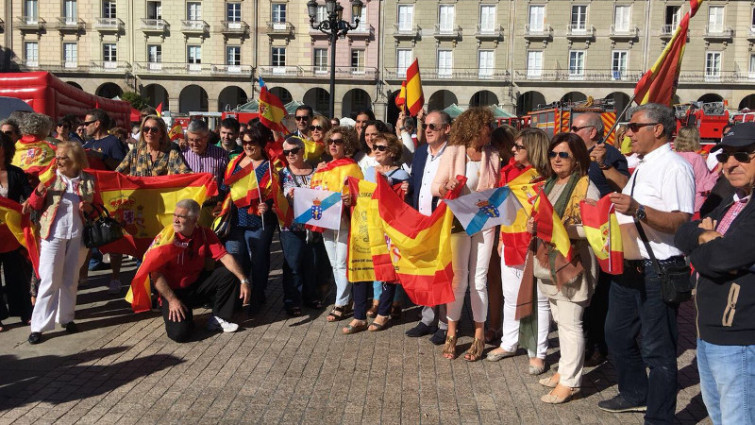 El Obradoiro y María pita acogen réplicas de la marcha por la unidad de Barcelona