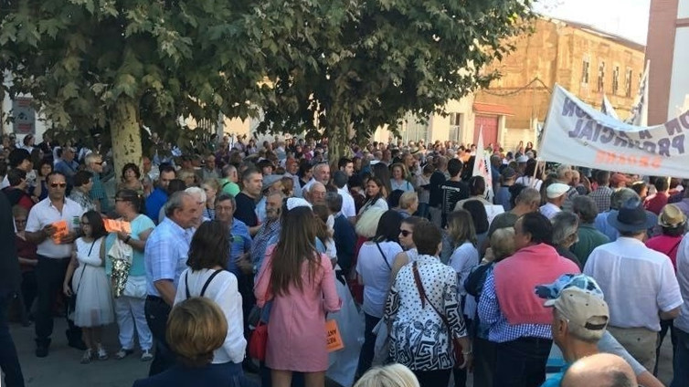 Monforte sale a la calle luchando por no perder el área sanitaria