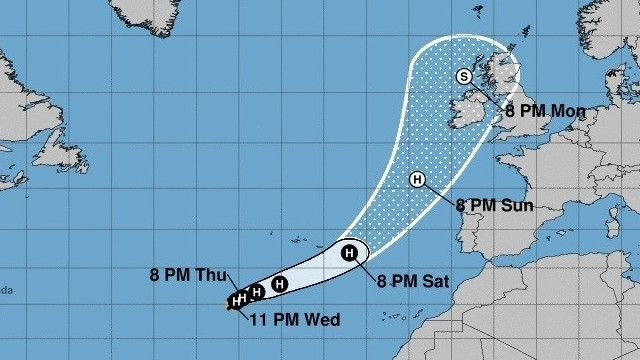 El huracán Ophelia se separa de Galicia y llegará unicamente como un temporal en el mar