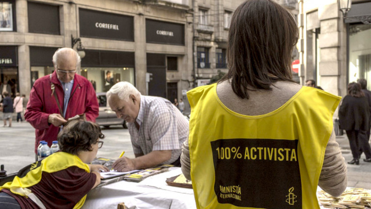 Amnistía Internacional recoge firmas por sus miembros detenidos en Turquía