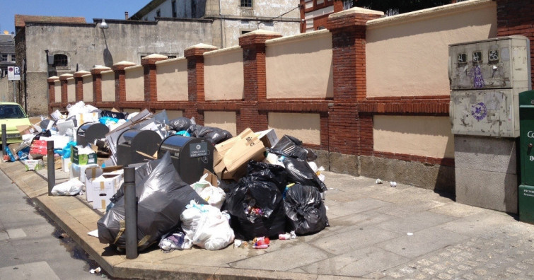 Las incidencias con los camiones dejan 100 toneladas de basura en la calle