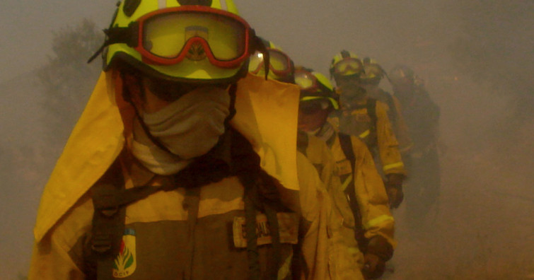 Trabajadores contra incendios vuelven al paro mientras la Xunta mantiene a Fernández-Couto