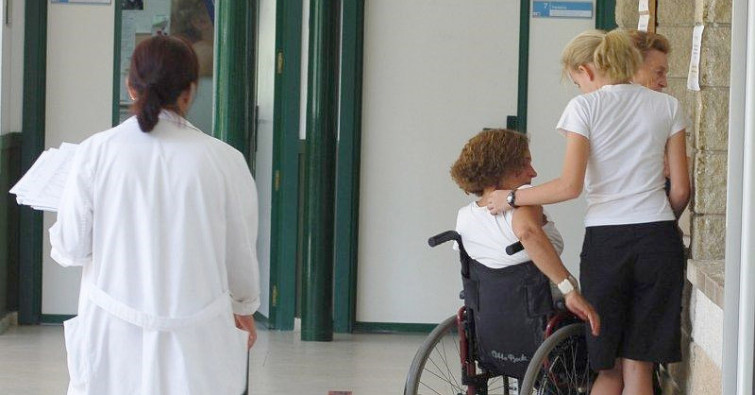 El área sanitaria de Vigo castiga a los pacientes que piden el cambio de hospital