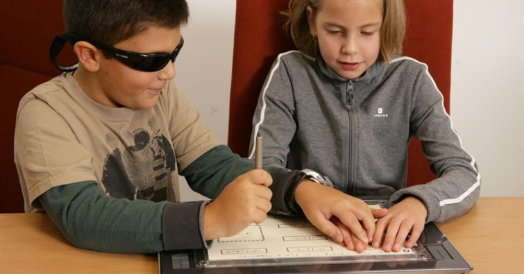 Los alumnos ciegos tienen la mitad de abandono escolar que el resto