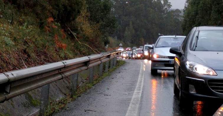 Nuevas caravanas de coches en A Mariña contra el 