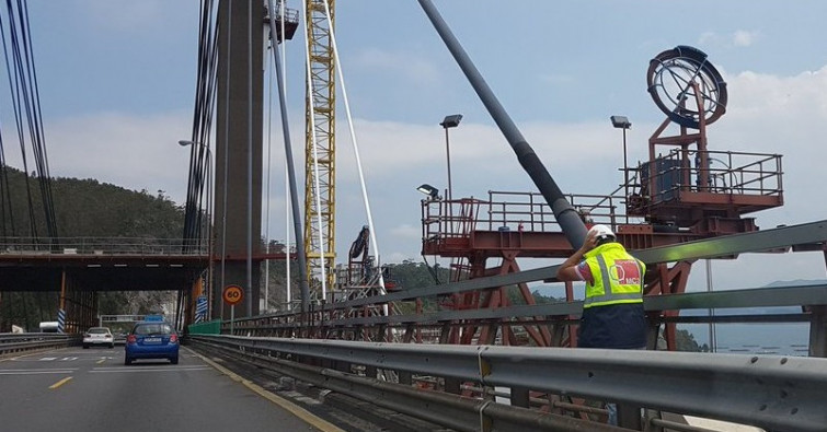 Siguen las retenciones en el Puente de Rande