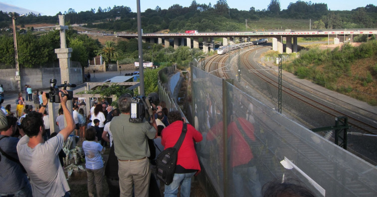 En Marea acusa a PP y PSOE de retrasar el inicio de la investigación del tren de Angrois