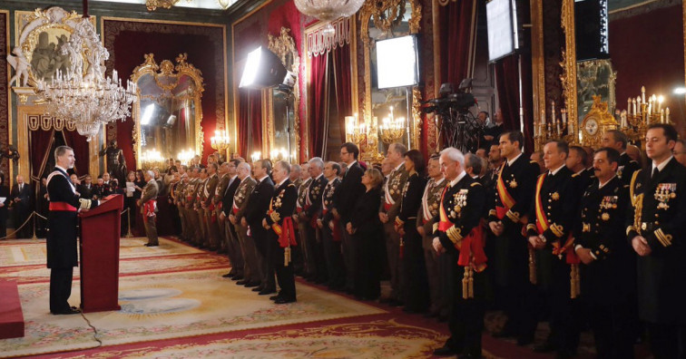 Felipe VI pide a los militares mantener el compromiso con la convivencia y la defensa nacional