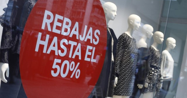 Los gallegos, los terceros de España que más gastan en ropa en rebajas