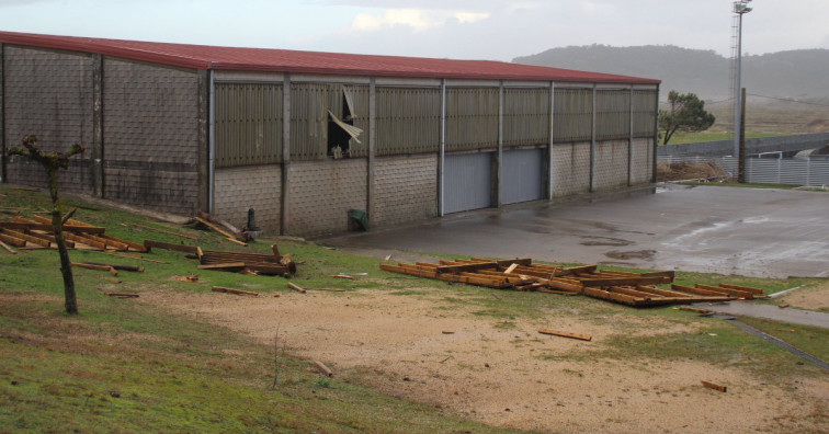 El colegio Noalla-Telleiro de Sanxenxo abre de nuevo tras sufrir un tornado