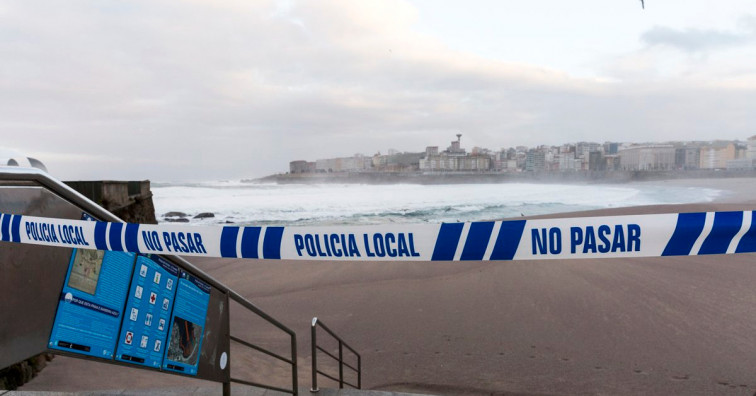 Lo peor del temporal deja olas de casi diez metros en la costa de A Coruña