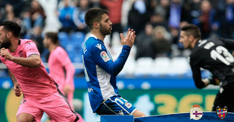 ​El Dépor echa por tierra en cuatro minutos el trabajo de todo el partido