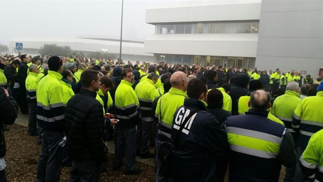 ​Los trabajadores de Opel aceptan un nuevo convenio y evitan que su producción se marche a Vigo