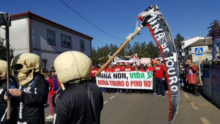 Ecologistas en Acción atraca en la ría de Arousa 