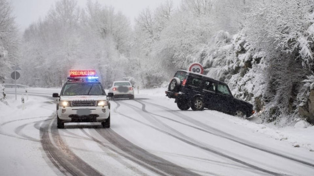 NIEVE, TEMPORAL, CADENAS, CARRETERA NEVADA