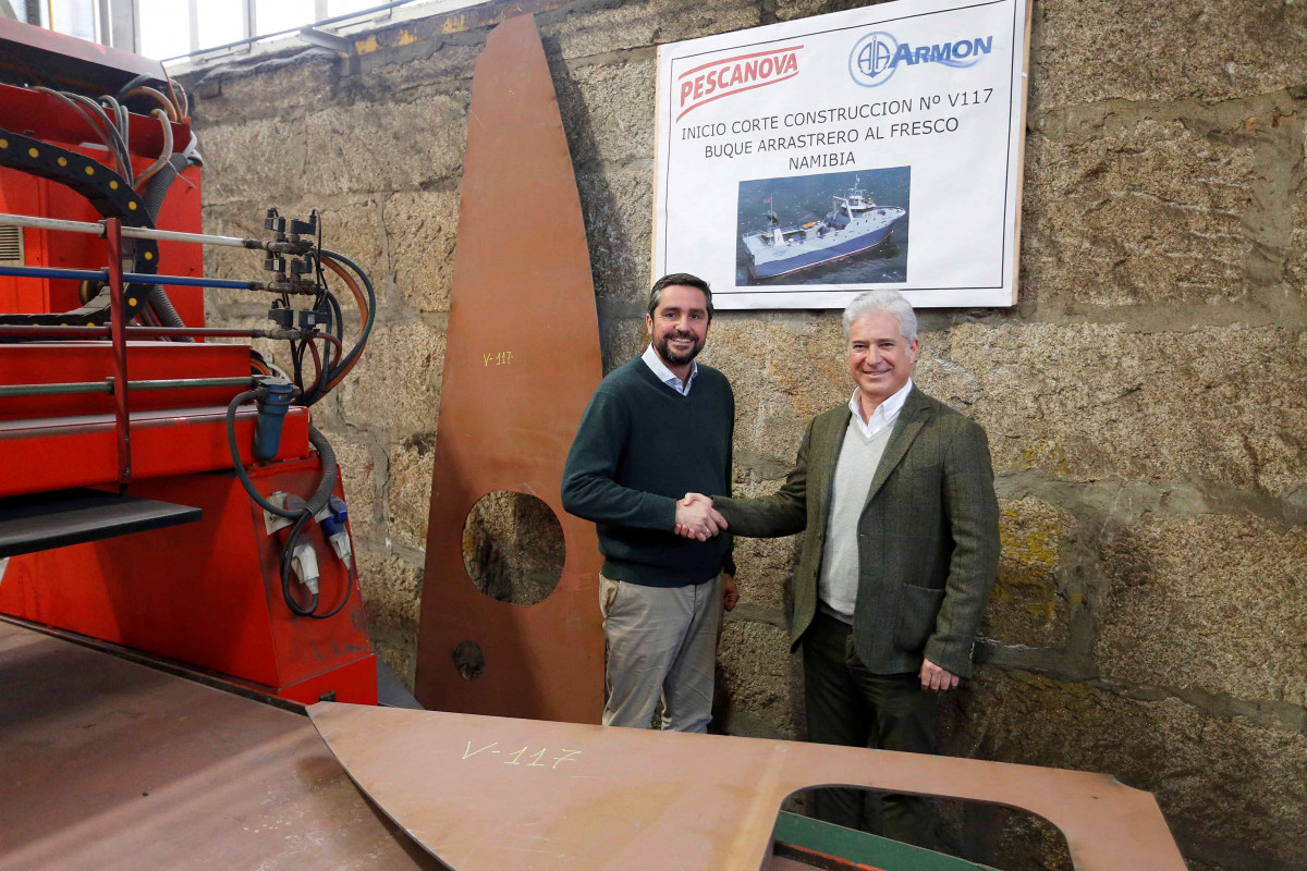 Santiago Martu00edn, director de la factoru00eda de Vigo de Astilleros Armon, con David Troncoso, director general del u00c1rea de Pesca del Grupo Nueva Pescanova