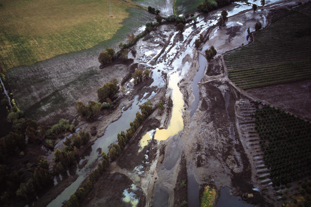 Ecologistas alertan de la trayectoria contaminante y corruptora de la minera de Touro