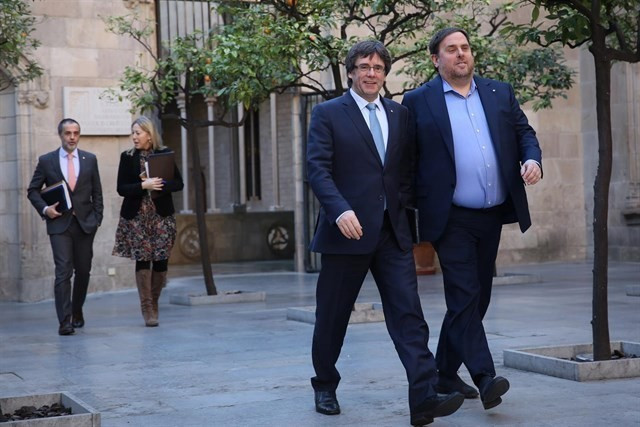 Puigdemont la vuelve a liar y ERC a tragar quina