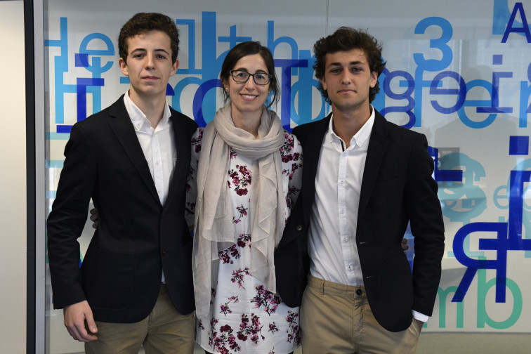 Dos ourensanos defienden su sistema para degradar toallitas en el  Stockholm Junior Water Prize