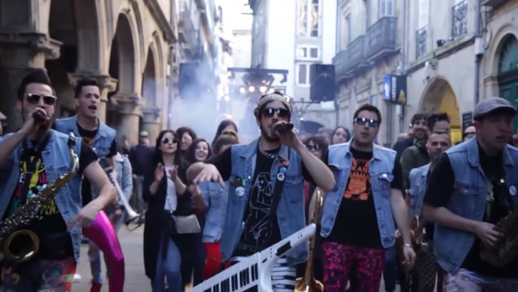 Las calles de Compostela son el escenario del nuevo videoclip de Mekánika Rolling Band