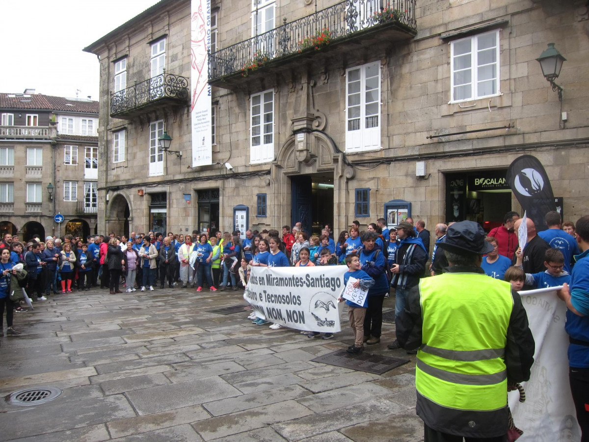 Manifestación de vecinos afectados por el vertedero de Miramontes