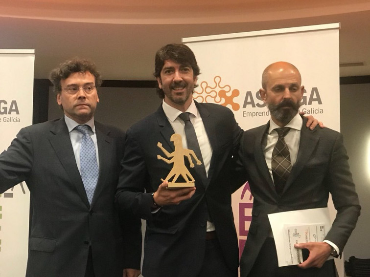 Asociación empresarial crítica con la Marea Atlántica premia a un diputado de C's