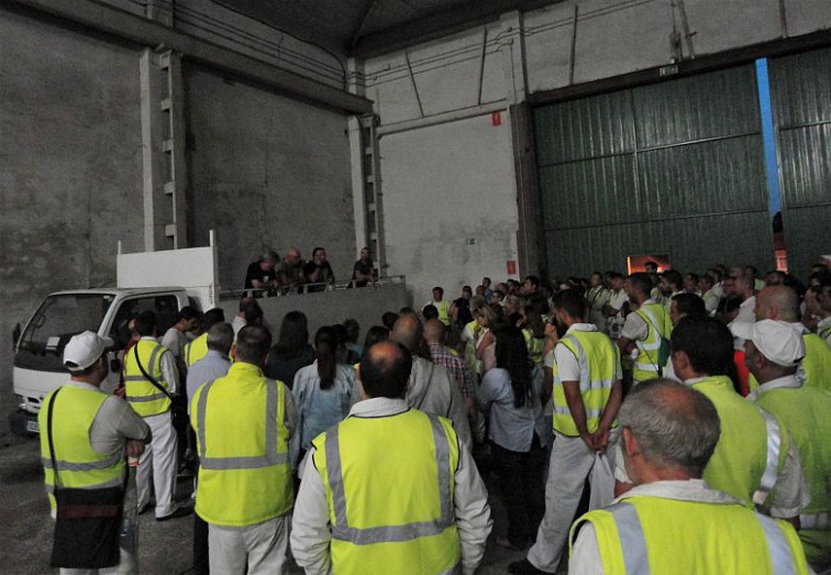 Convocan huelga indefinida de recogida de basura de Vigo por los 