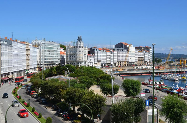 A Coruña suspende en casi todos los servicios municipales