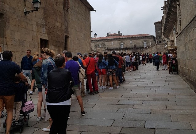 El Pórtico de la Gloria se estrena con colas de más de dos horas