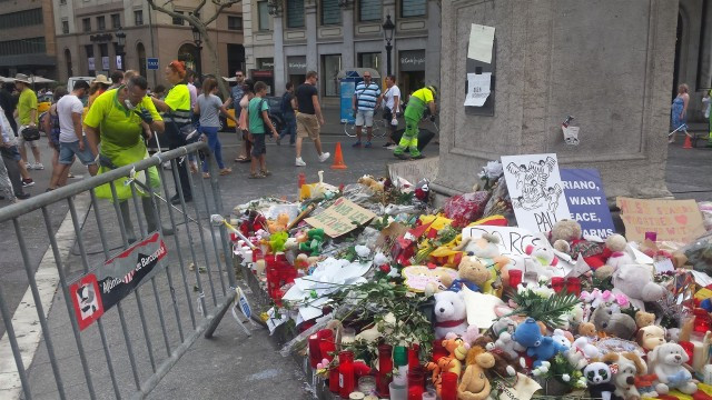 ​El Gobierno pide evitar polémicas en el homenaje a las víctimas del atentado de Barcelona