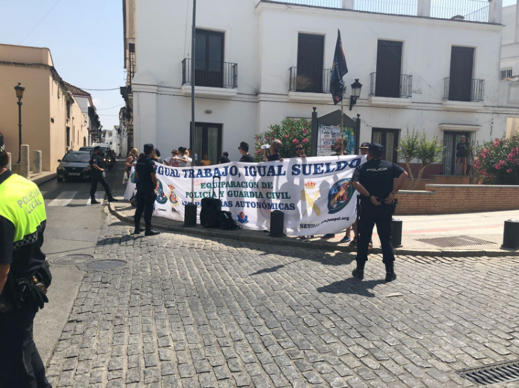 Policías y guardias civiles protestan este sábado por la 