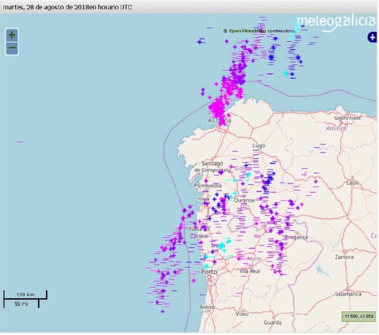 Los 335 rayos que cayeron esta madrugada en Galicia causan al menos 3 incendios